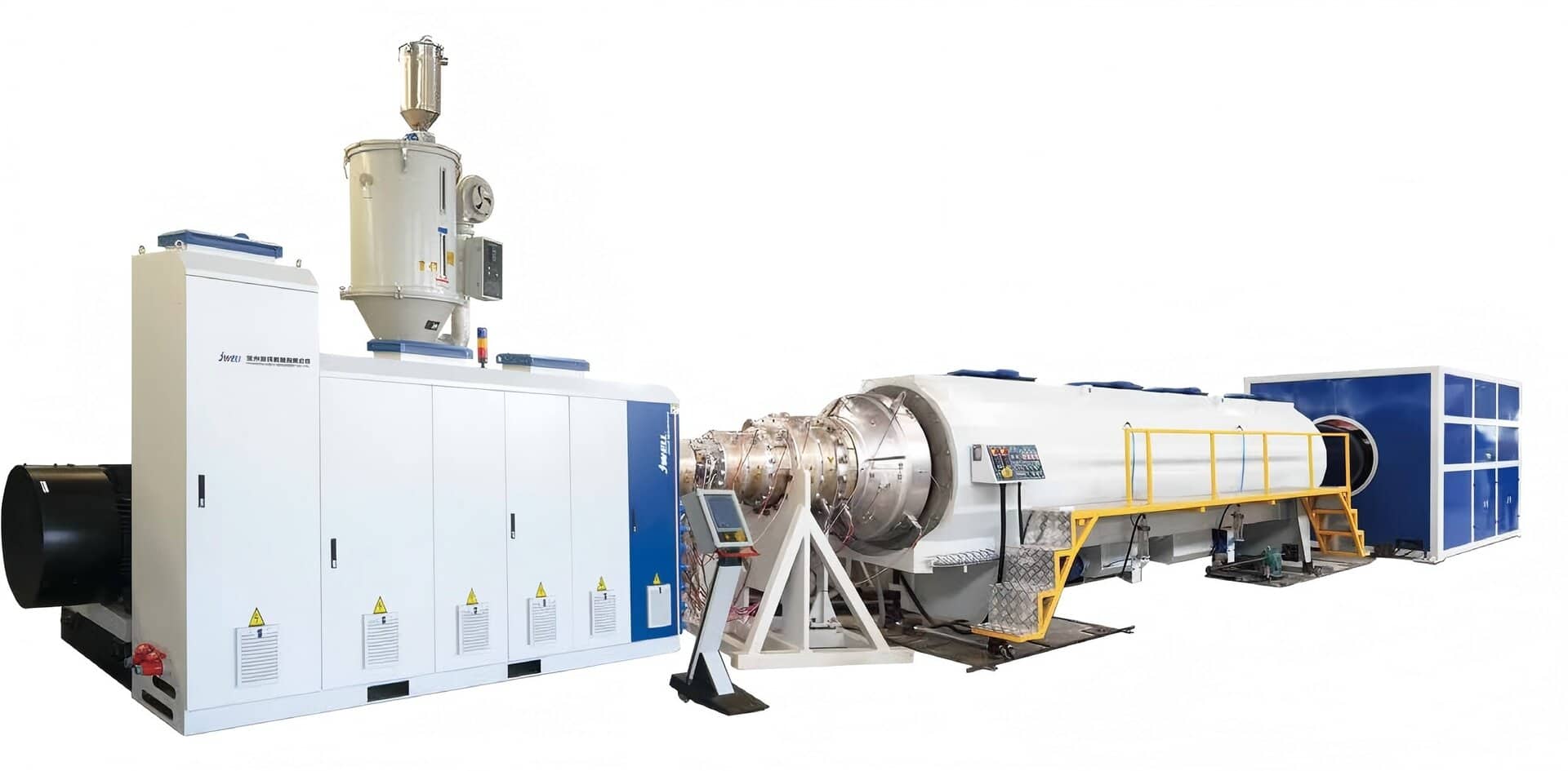 High-speed PET bottle recycling crushing machine for plastic bottle waste processing.